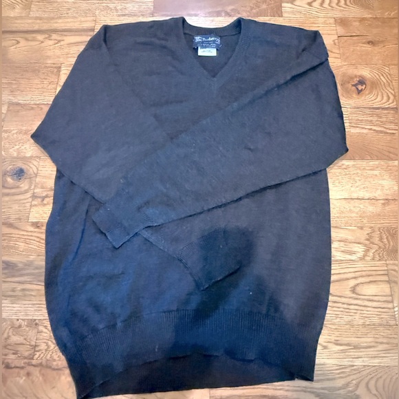 Vintage Men’s Burberry 100% Merino Wool Vneck Sweater. Size Large. - Picture 1 of 9